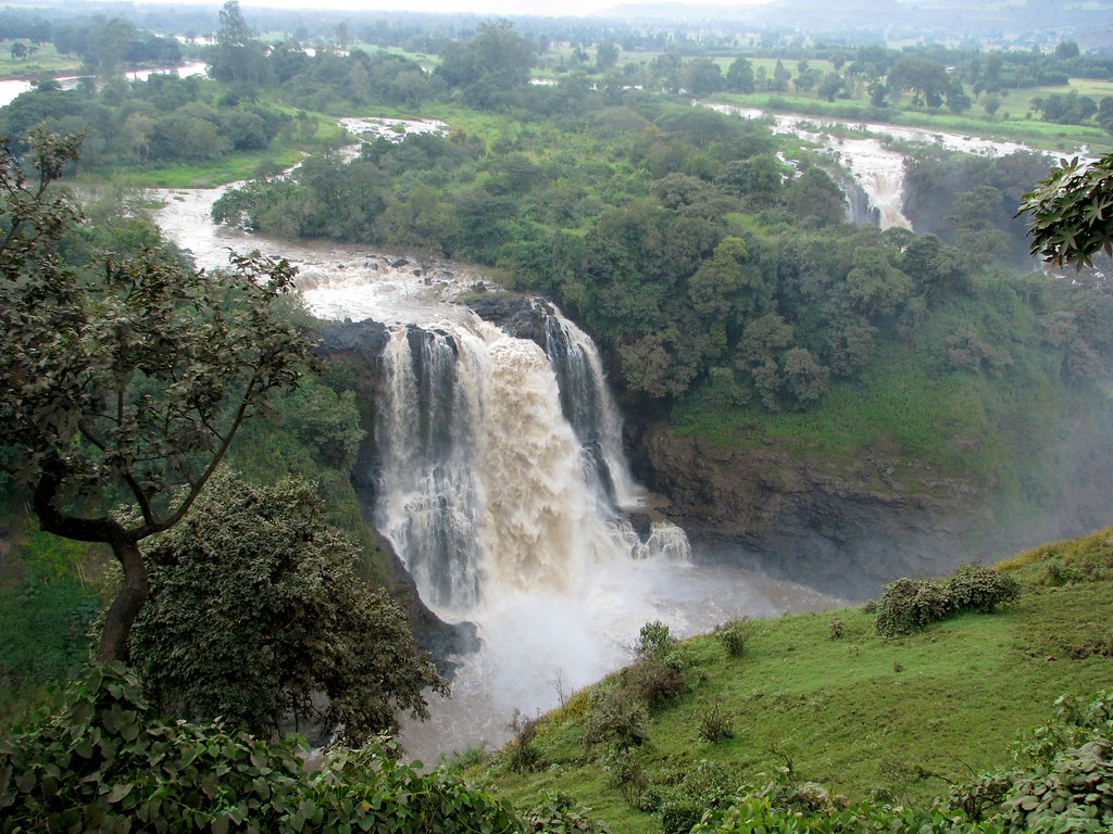 Enjoy the beauty of Blue Nile Falls